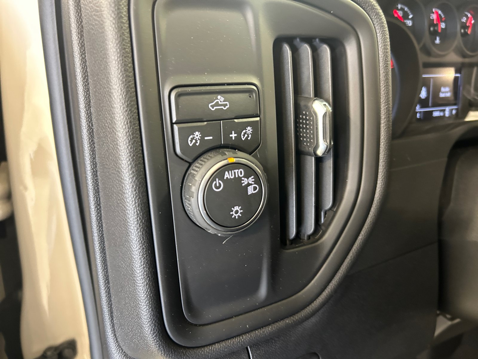 Used 2026 Chevrolet Silverado 1500 Custom RWD image 15