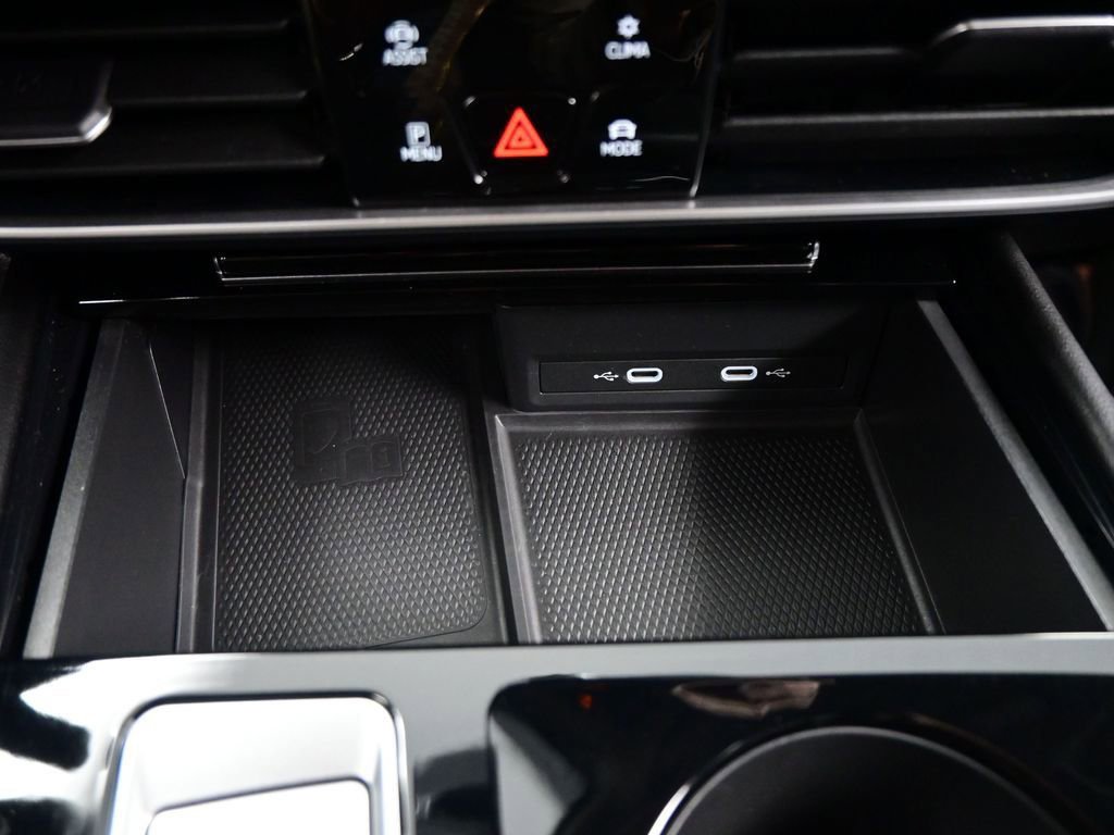 Used 2024 Volkswagen Atlas SEL Premium R-Line image 28