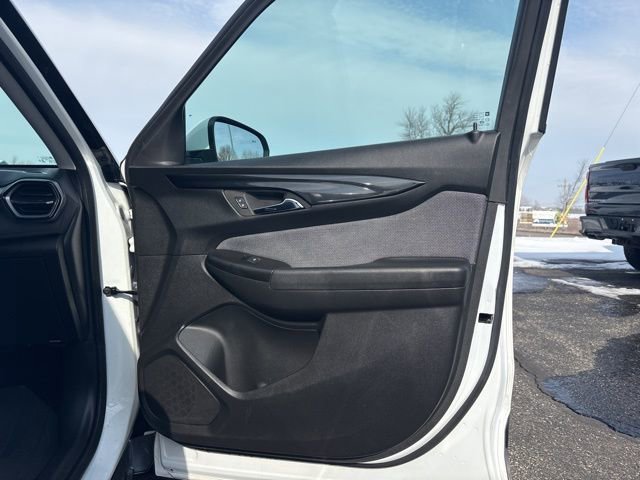 Used 2024 Chevrolet TrailBlazer LT w/ LT Cold Weather Package image 19