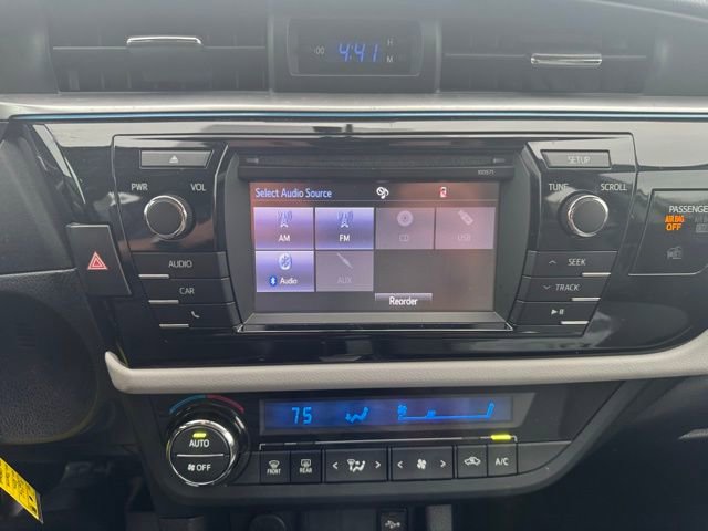 Used 2016 Toyota Corolla LE FWD image 17