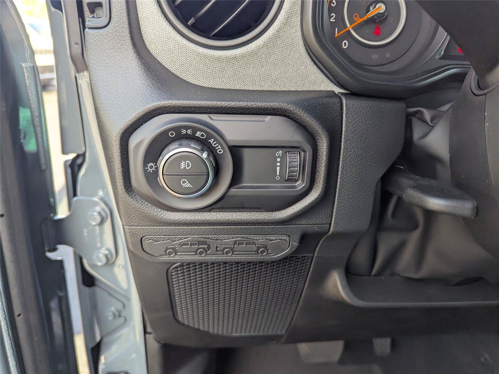 New 2025 Jeep Gladiator Sport AWD/4WD image 26