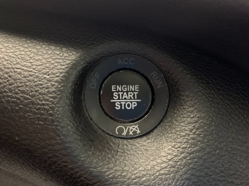 Used 2019 Jeep Cherokee Limited AWD/4WD image 17