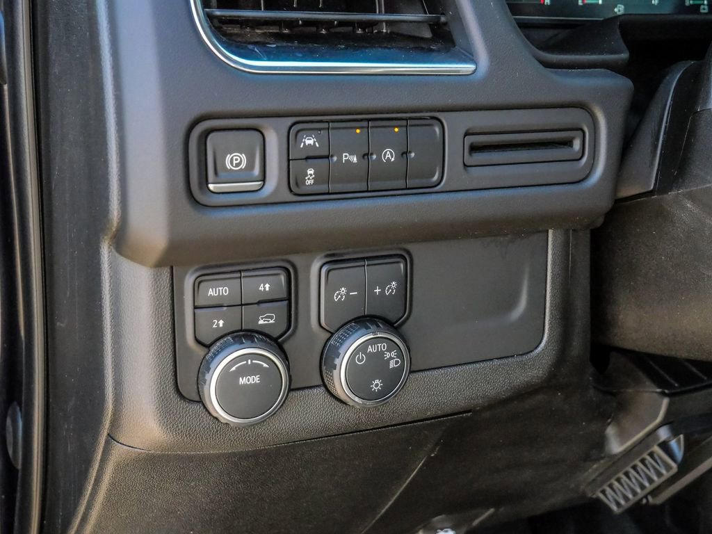 Used 2023 Chevrolet Suburban RST image 30