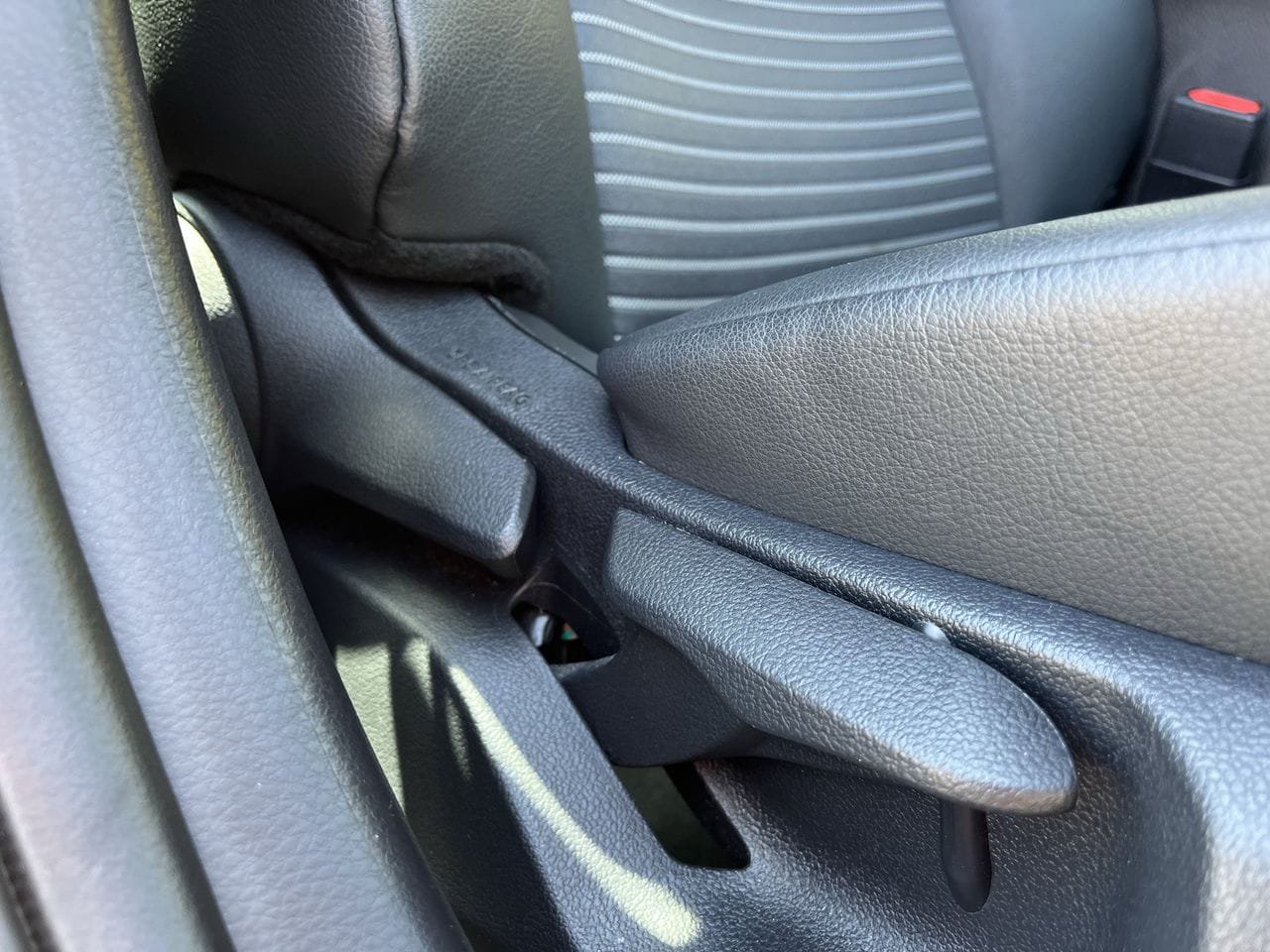 Used 2024 Toyota Camry SE FWD image 25