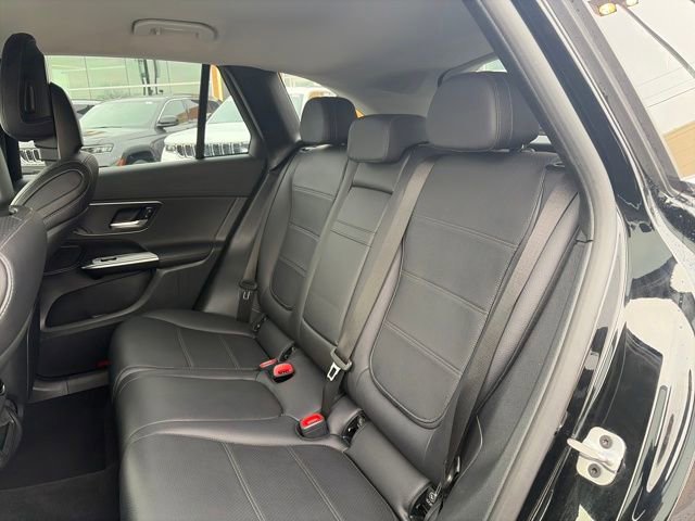 Used 2024 Mercedes-Benz GLC 300 image 23