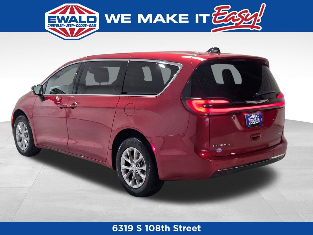 New 2026 Chrysler Pacifica Select AWD/4WD image 15