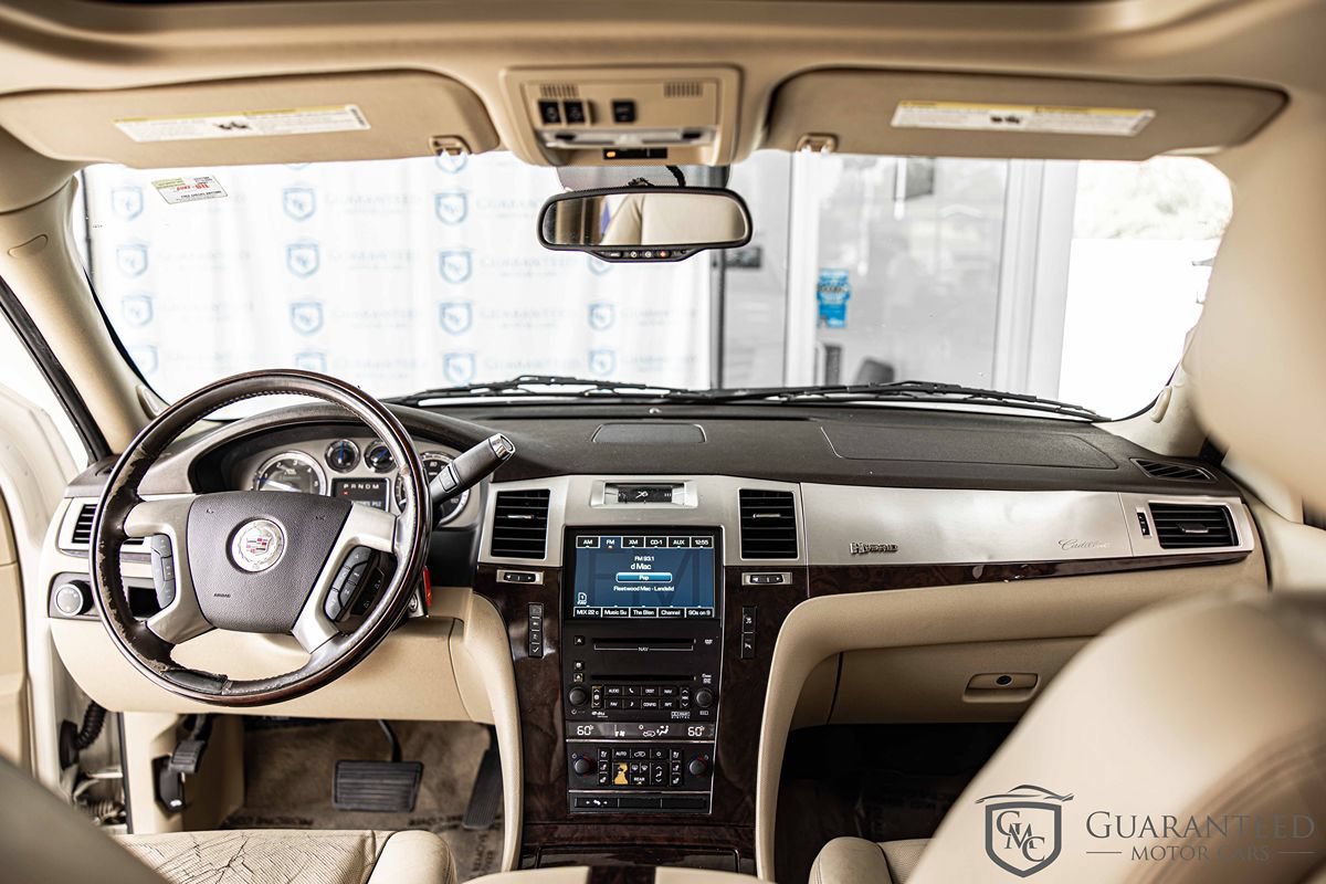 Used 2010 Cadillac Escalade 2WD Hybrid image 39