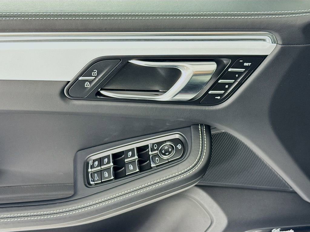 New 2026 Porsche Macan GTS image 11