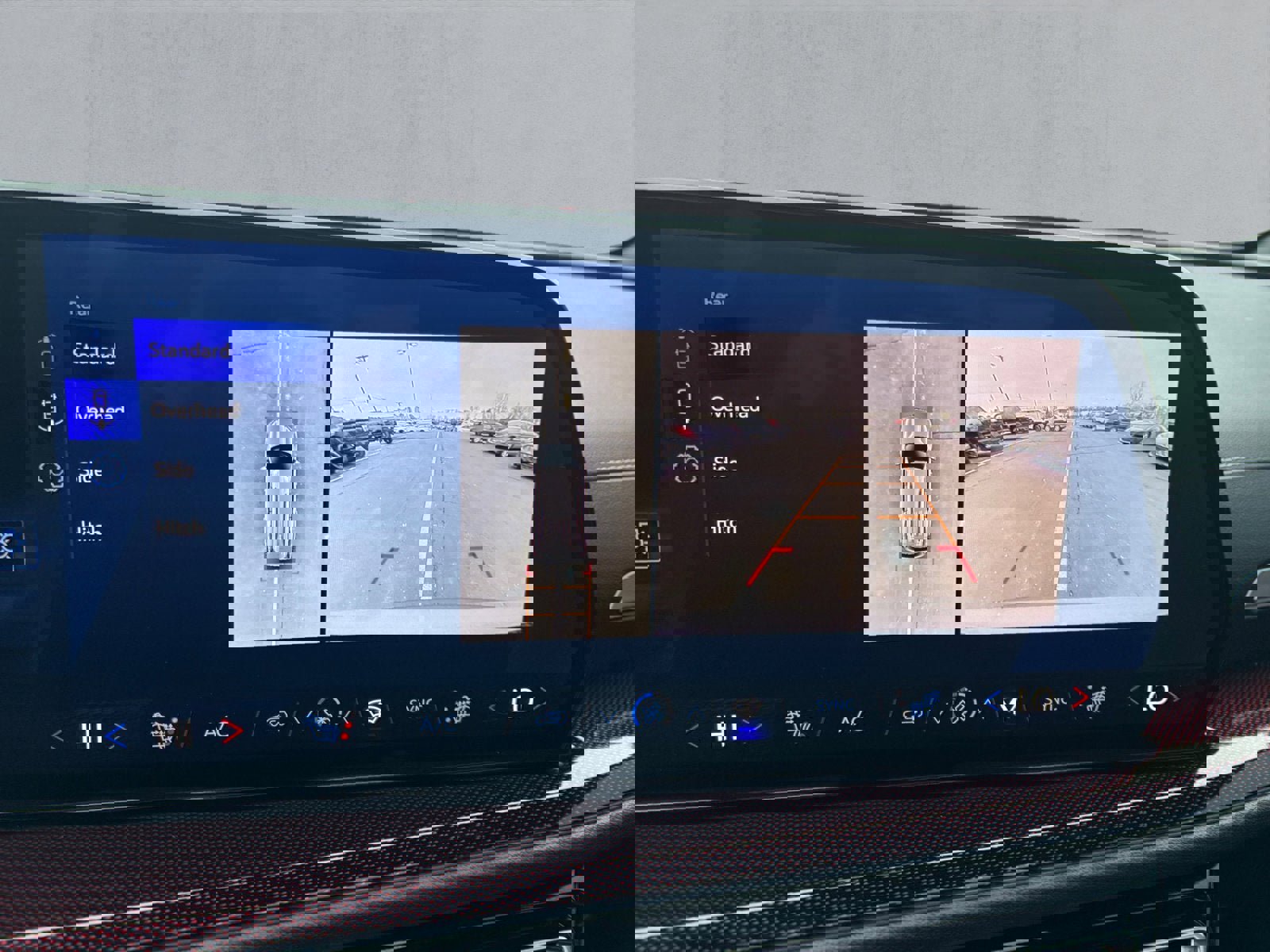 Used 2025 Chevrolet Traverse Z71 w/ Driver Confidence Package image 19