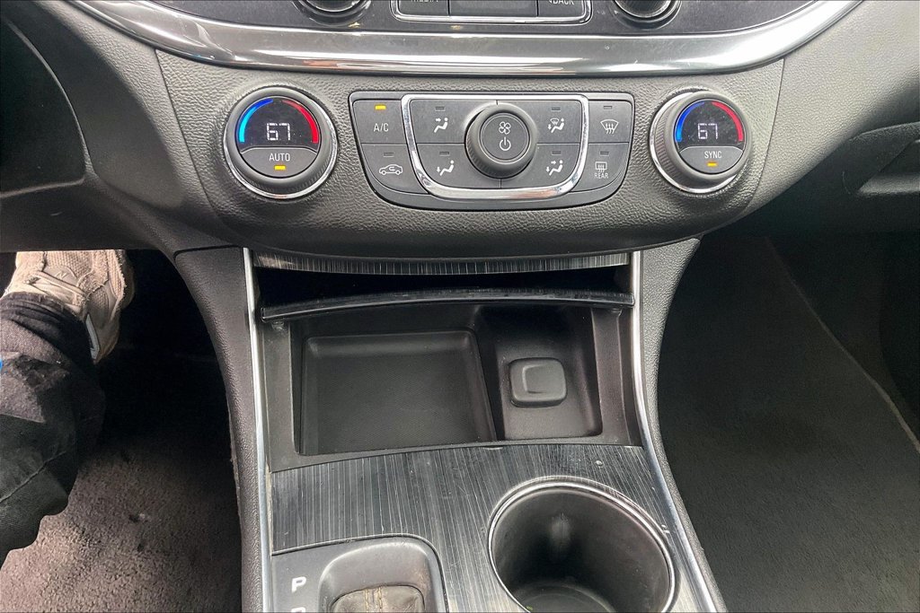 Used 2017 Chevrolet Impala LT w/ Convenience Package FWD image 35