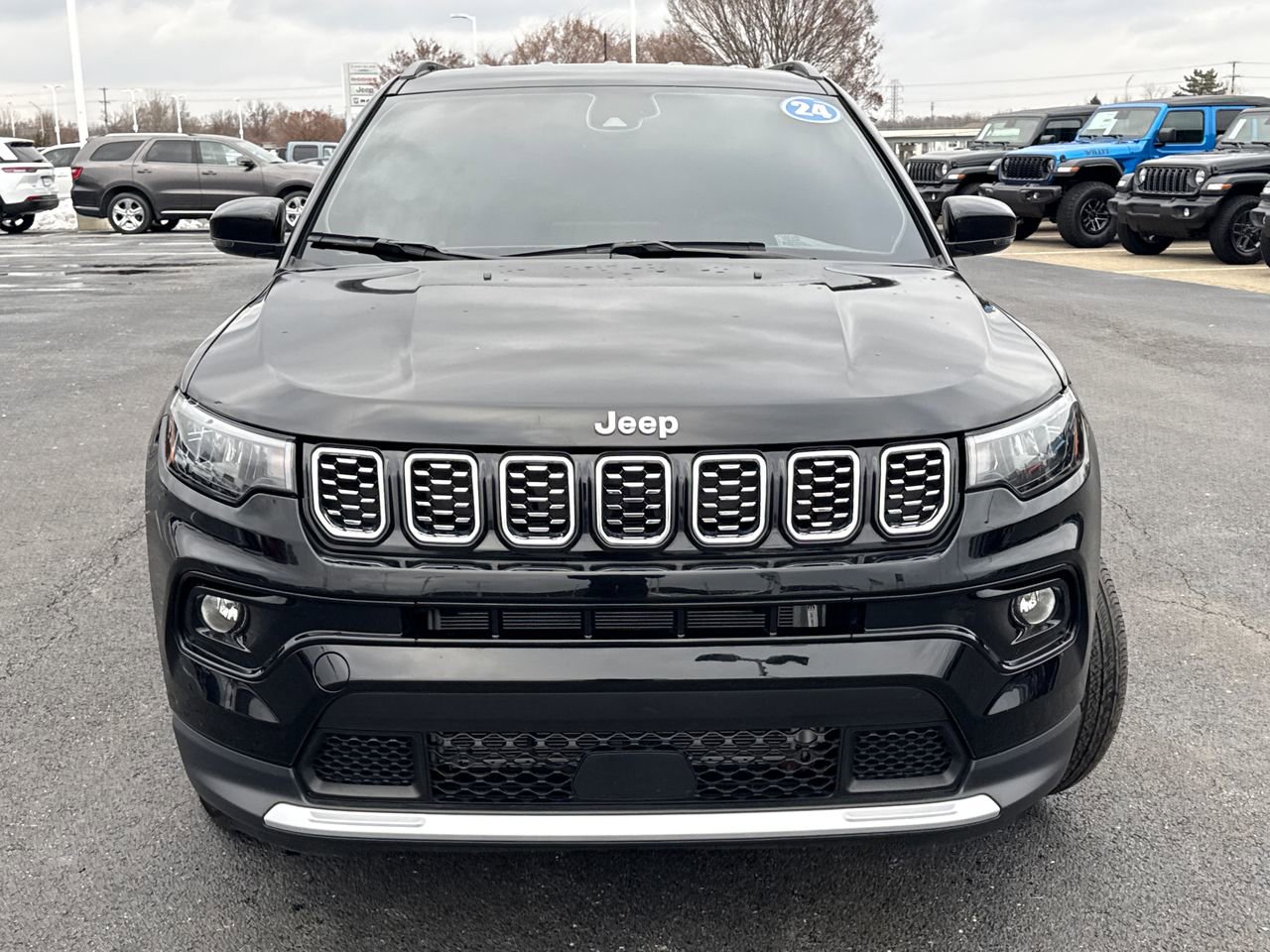 Used 2024 Jeep Compass Limited image 8