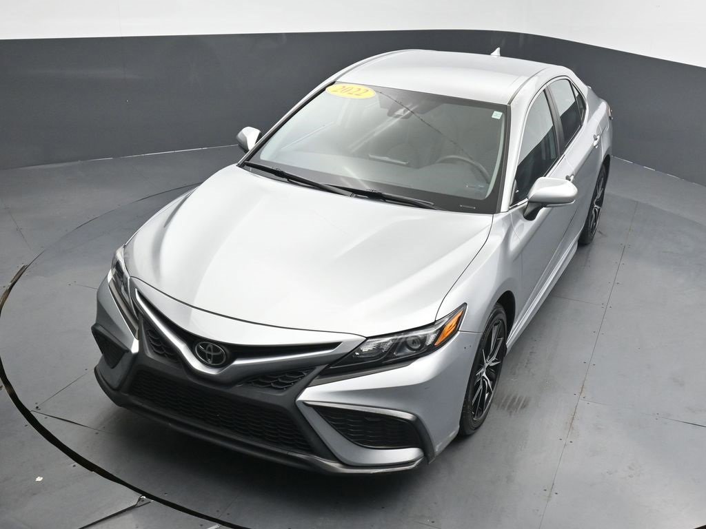 Used 2022 Toyota Camry SE image 30