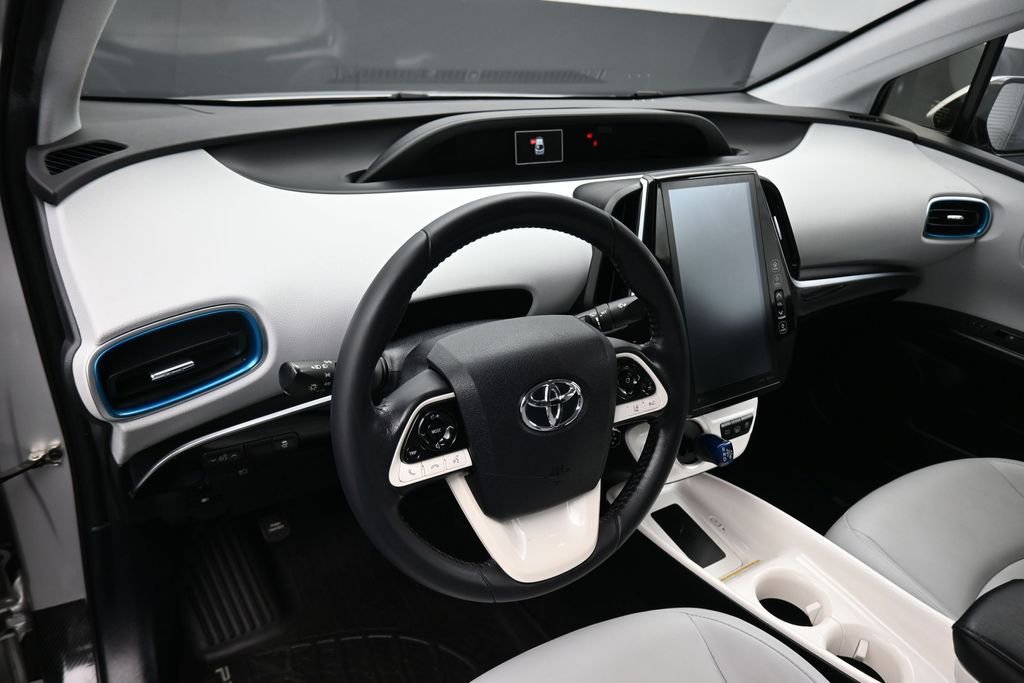 Used 2017 Toyota Prius Prime Premium FWD image 13