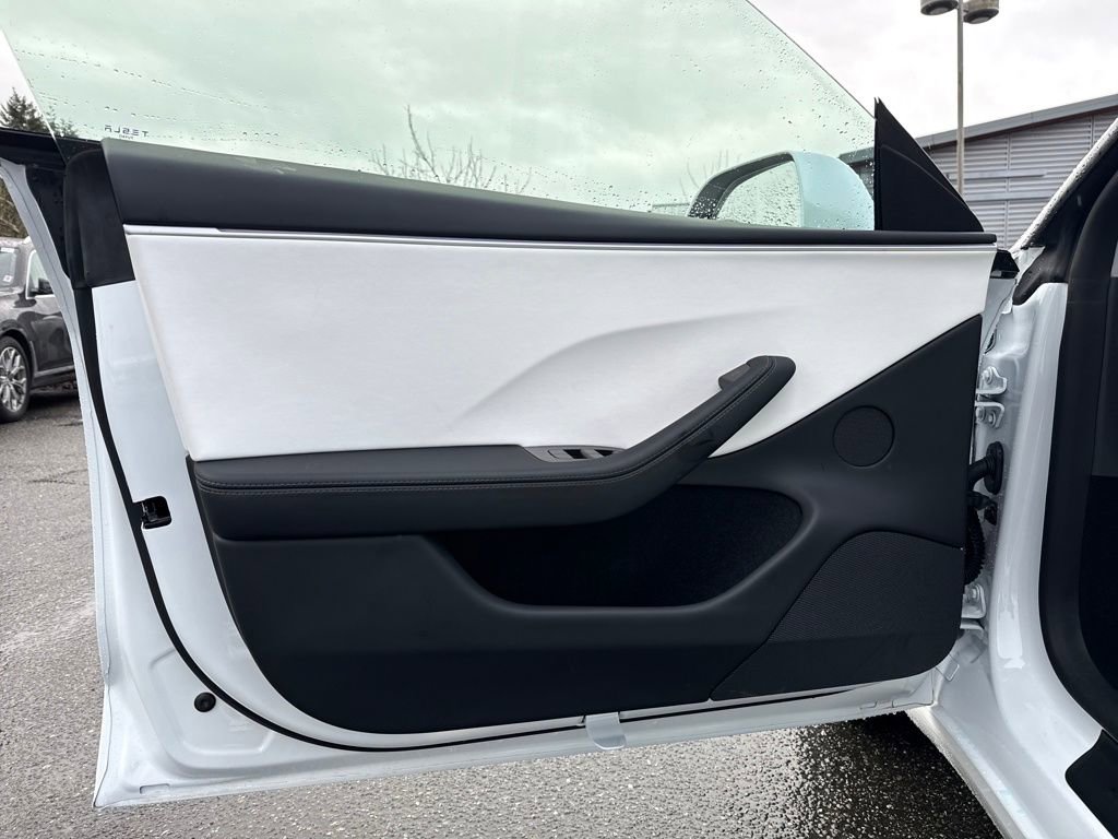 Used 2025 Tesla Model 3 Long Range image 11