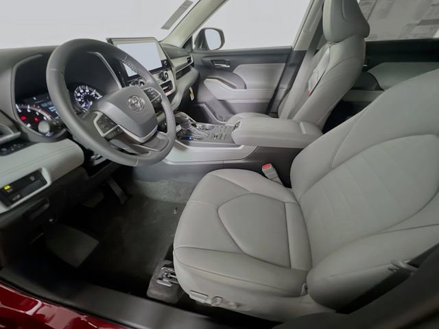New 2026 Toyota Highlander XLE image 12