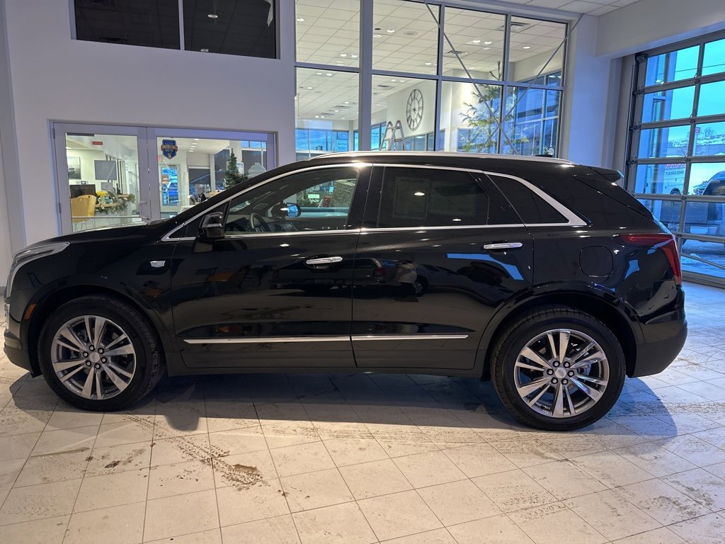 Used 2025 Cadillac XT5 Premium Luxury image 6