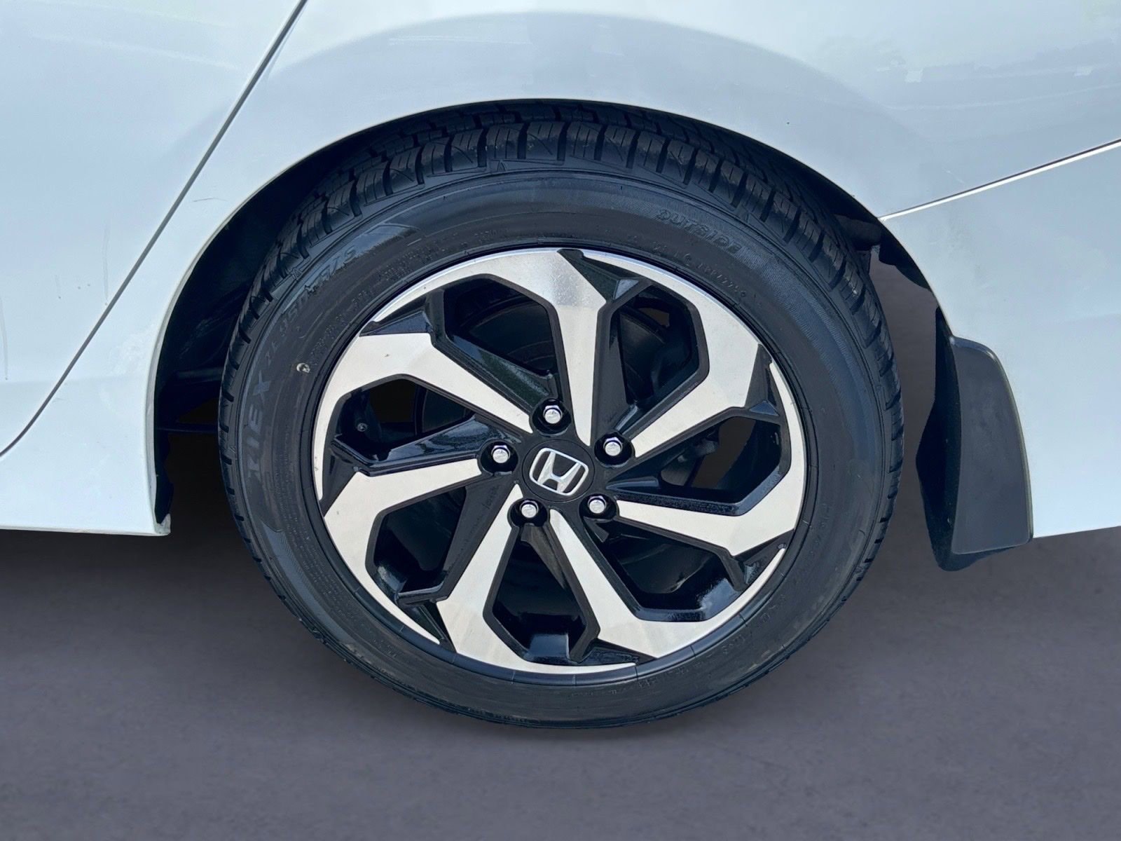 Used 2017 Honda Accord EX image 8