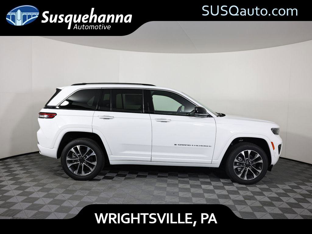 Used 2023 Jeep Grand Cherokee Overland w/ Advanced Protech Group III image 17