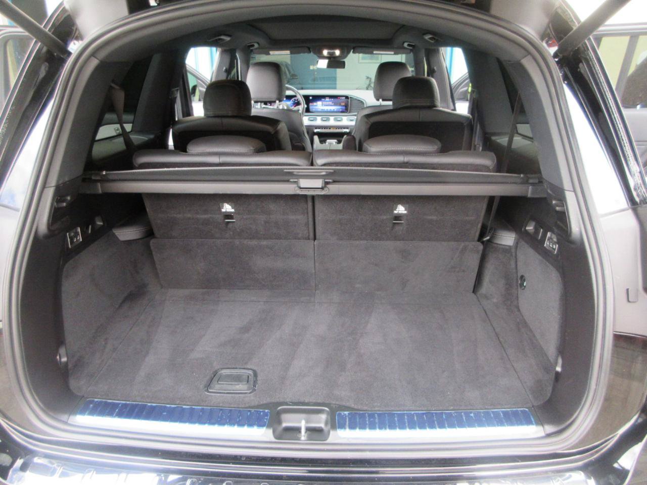Used 2024 Mercedes-Benz GLS 450 4MATIC w/ AMG Line Exterior image 35