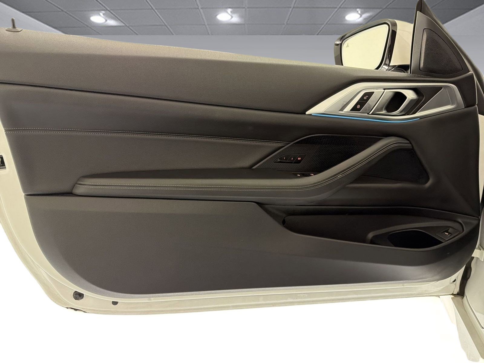 Used 2025 BMW 430i Convertible RWD image 11