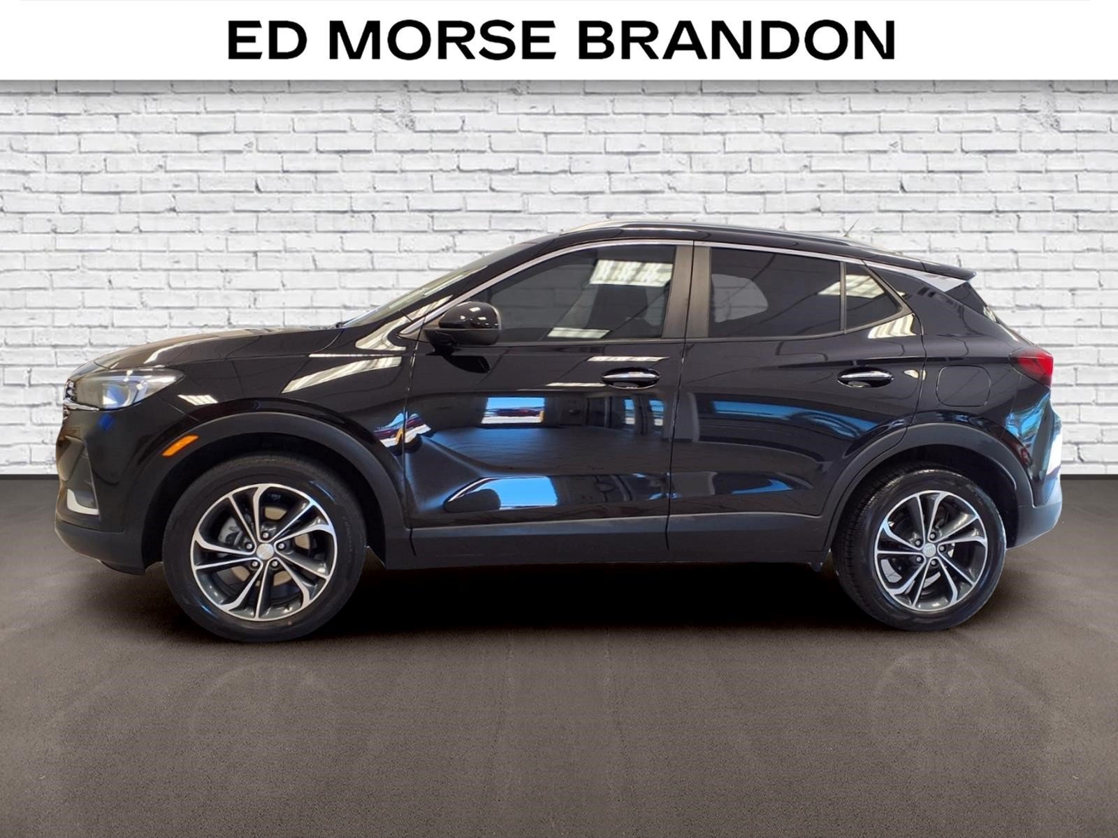 Used 2023 Buick Encore GX Select w/ Safety Package II AWD/4WD image 2