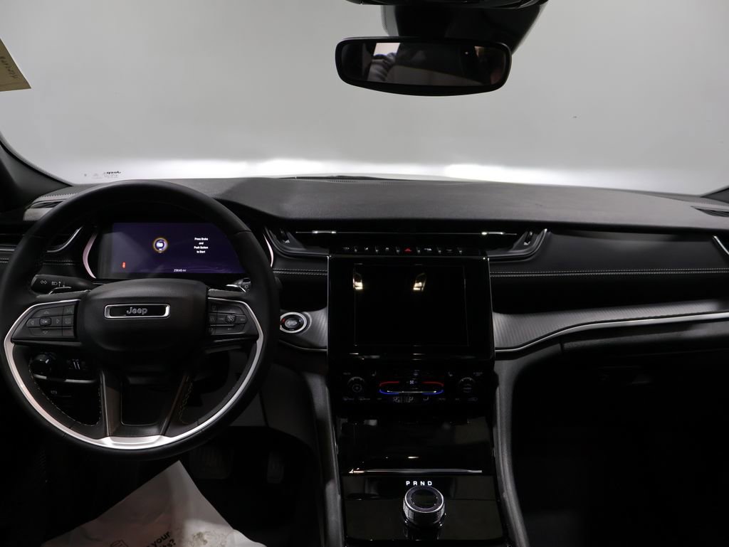 Used 2023 Jeep Grand Cherokee Altitude image 19