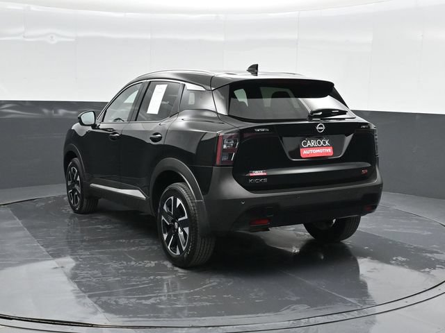 Used 2025 Nissan Kicks SR FWD image 11
