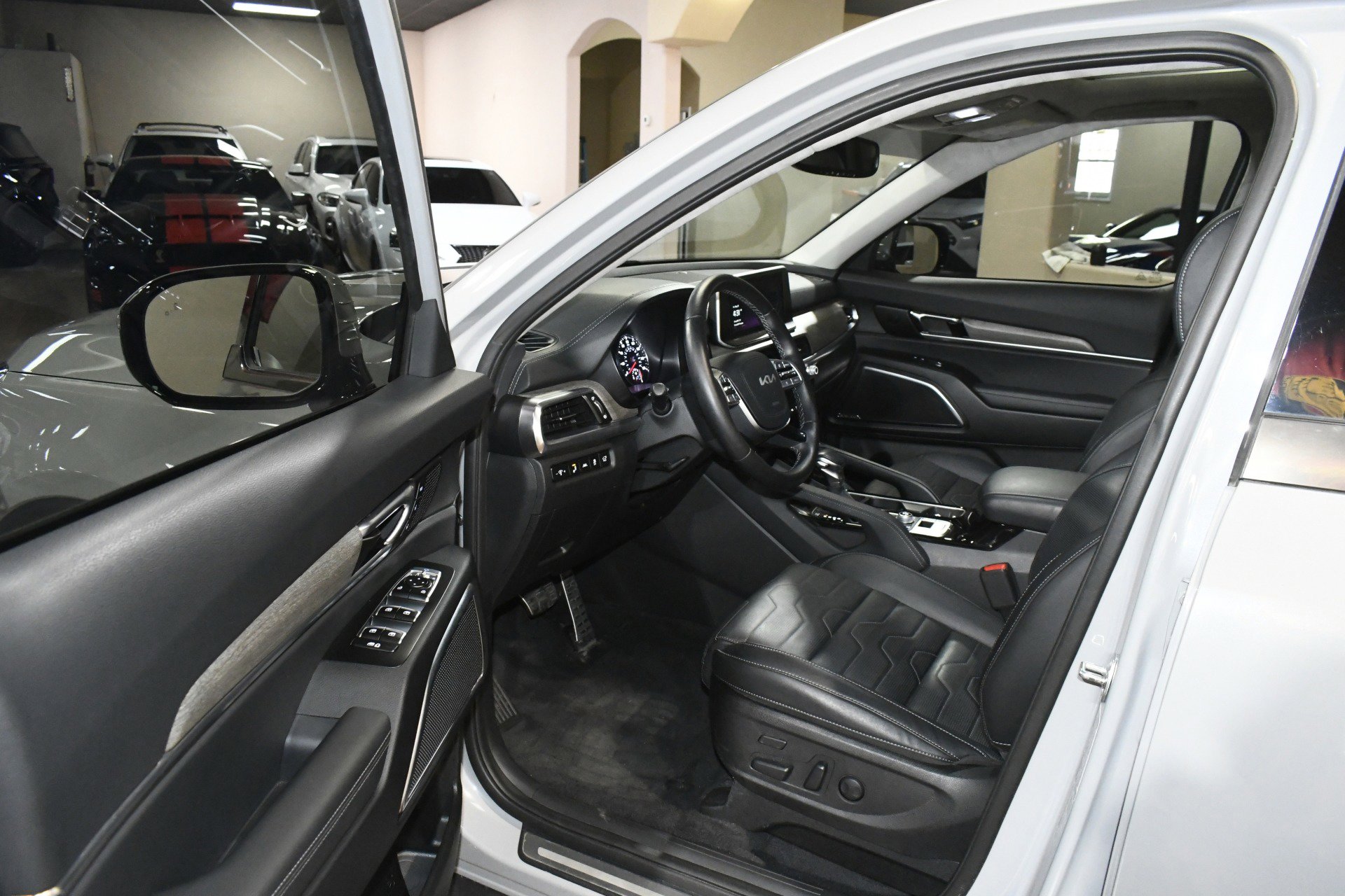 Used 2022 Kia Telluride SX w/ SX Prestige Package image 45