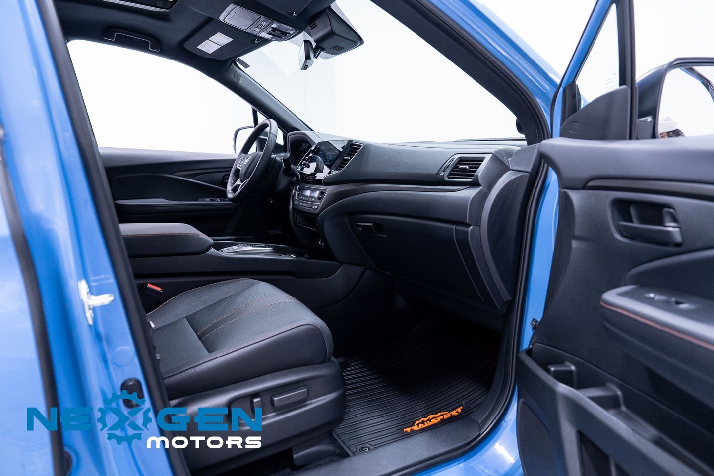 Used 2025 Honda Passport TrailSport image 46