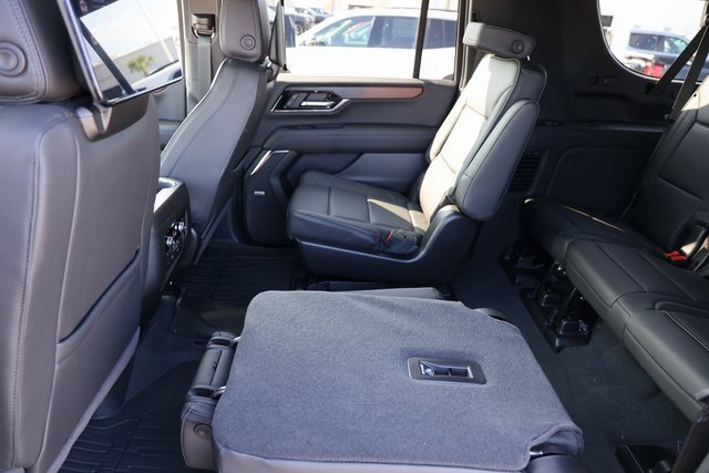 New 2026 GMC Yukon XL Denali w/ Denali Reserve Package image 13