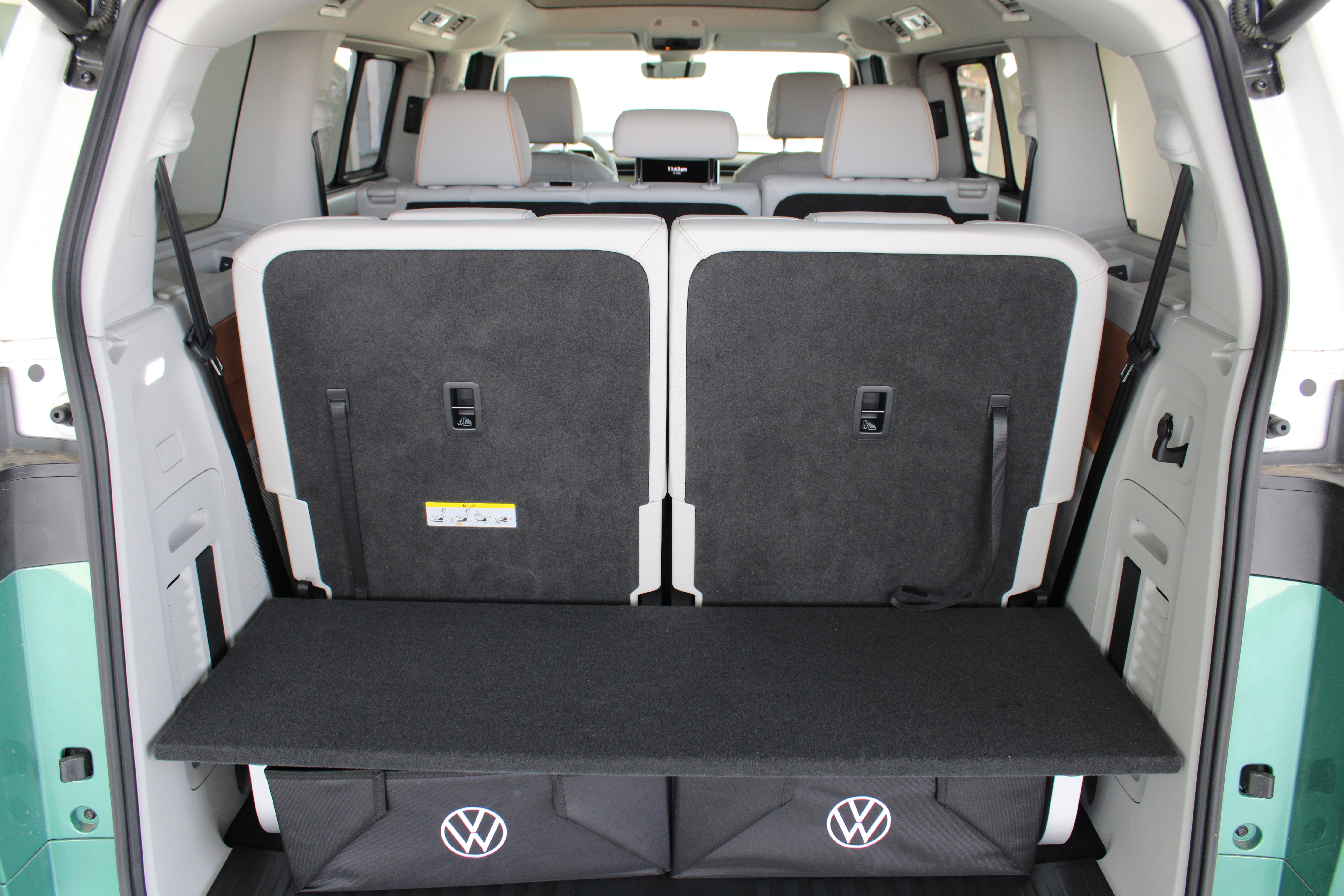 New 2025 Volkswagen ID. Buzz 1st Edition image 8