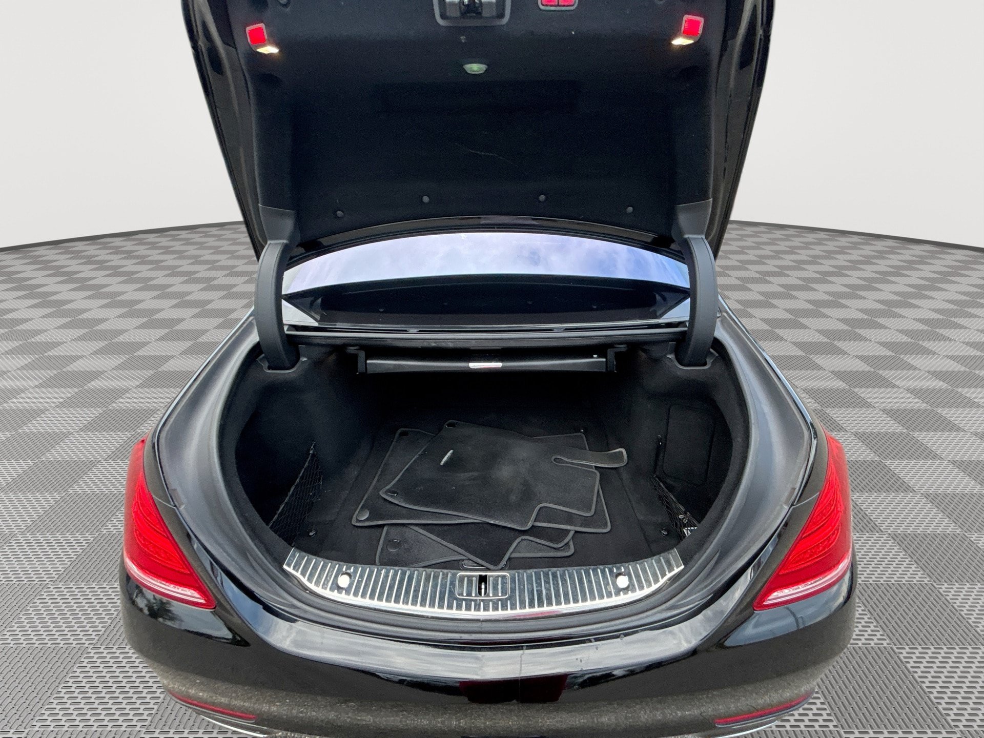 Used 2016 Mercedes-Benz S 550 Sedan image 22