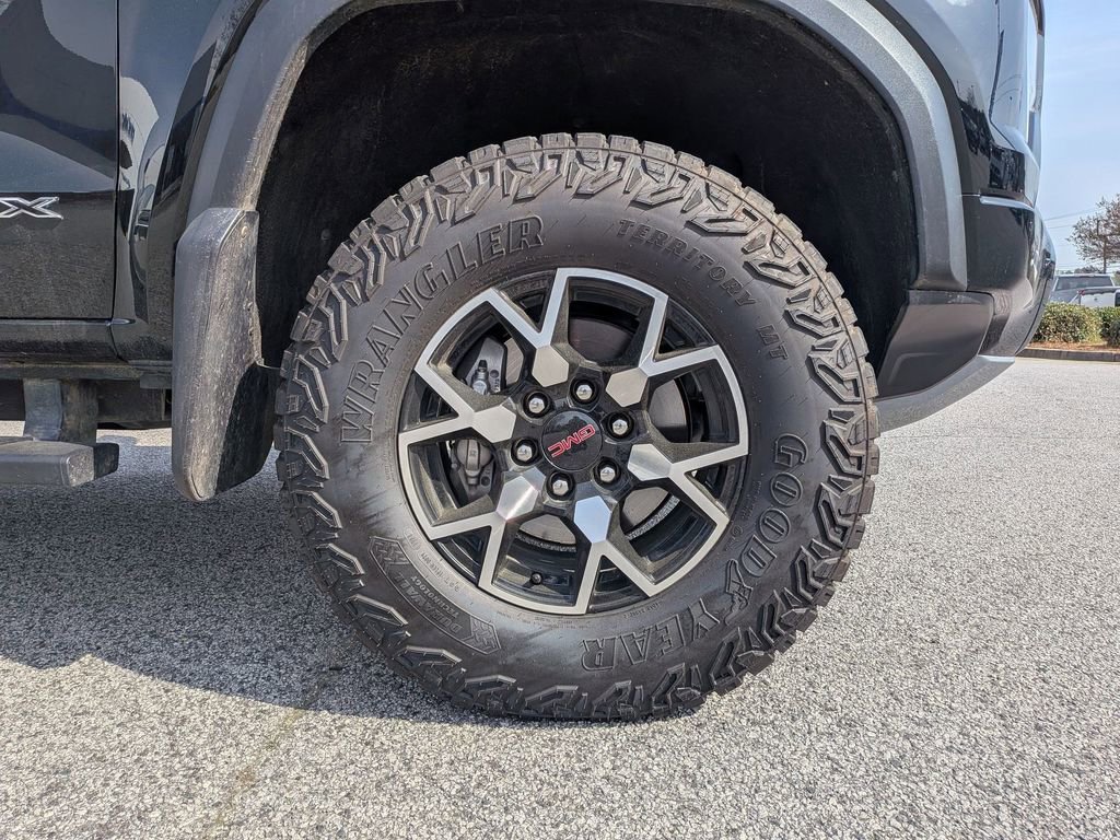 Used 2024 GMC Canyon AT4X image 11