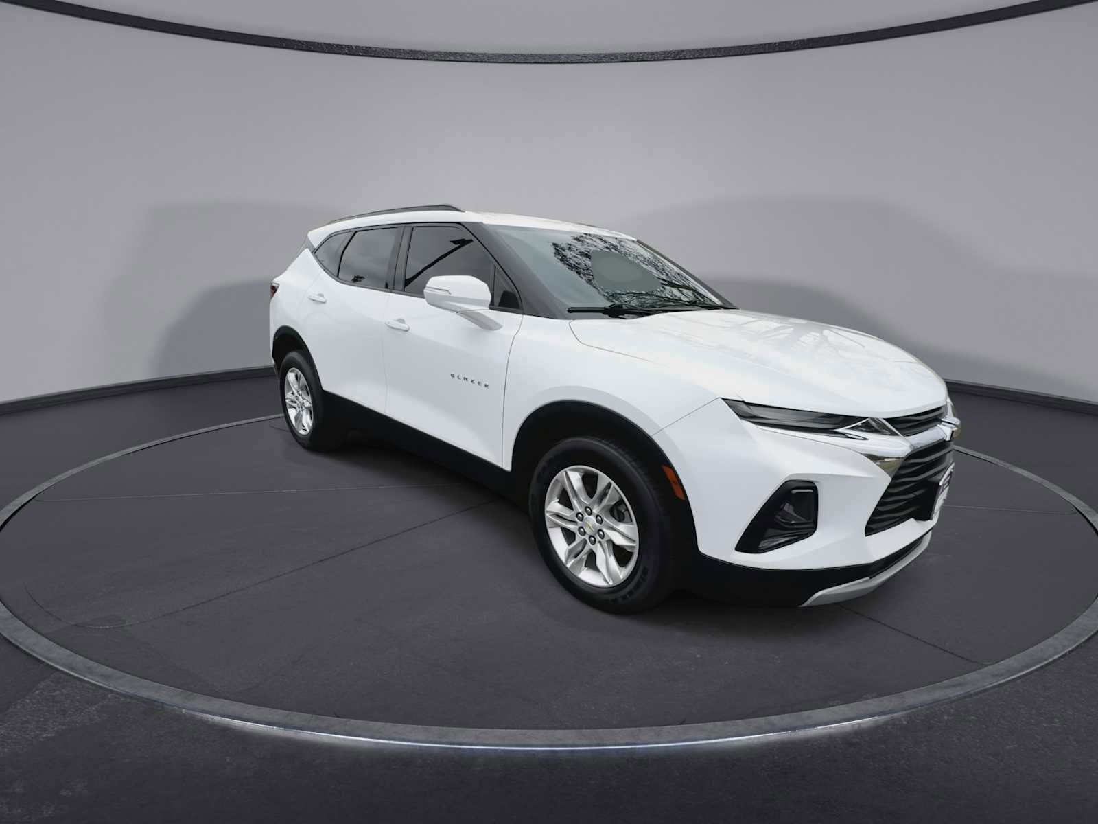 Used 2020 Chevrolet Blazer LT image 2
