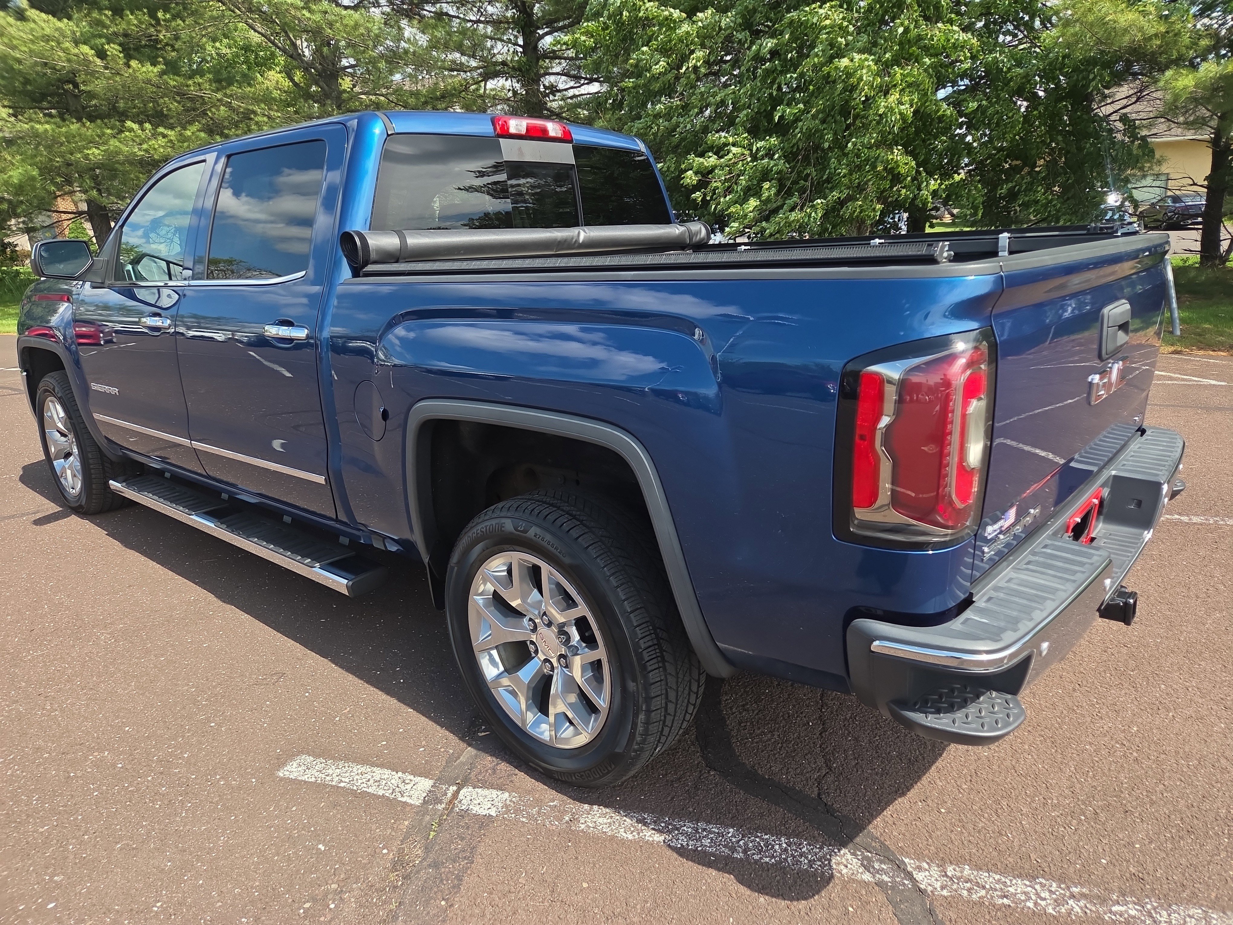 Used 2018 GMC Sierra 1500 SLT w/ SLT Premium Package AWD/4WD image 5