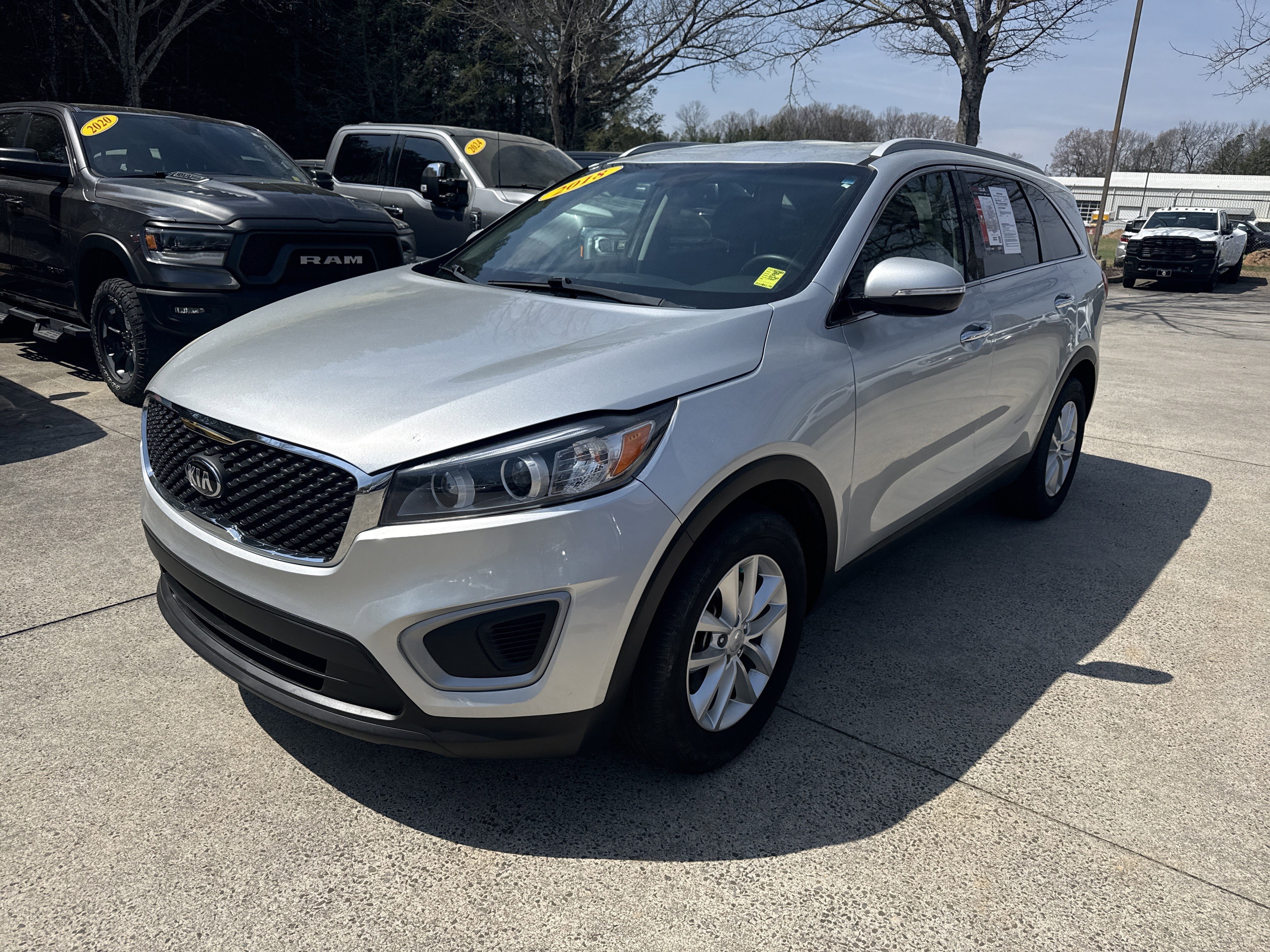 Used 2018 Kia Sorento LX image 3
