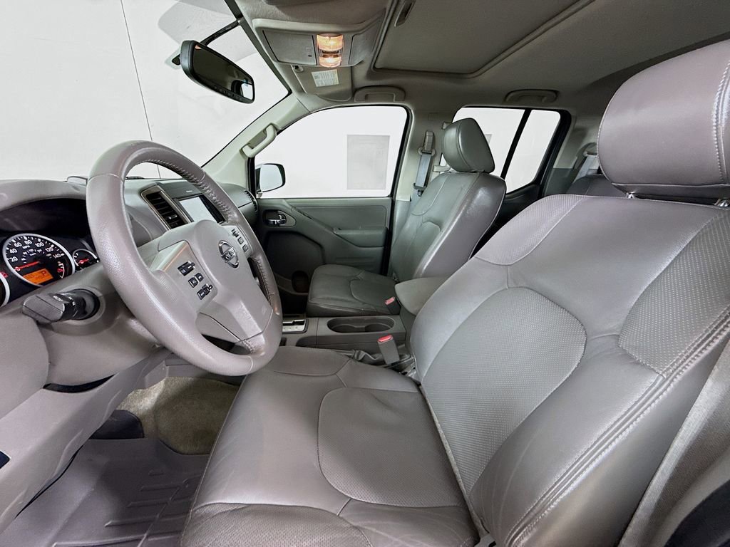 Used 2016 Nissan Frontier SL w/ Moonroof Package AWD/4WD image 21