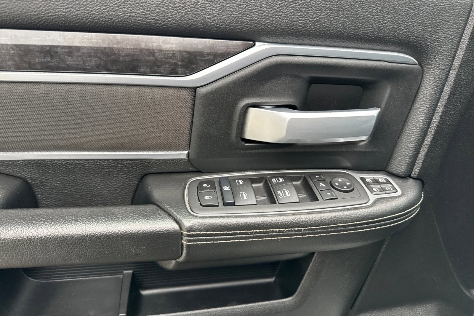 Used 2024 RAM 3500 Big Horn image 10