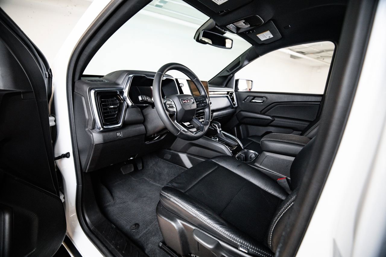Used 2023 GMC Canyon Elevation w/ Convenience Package AWD/4WD image 4