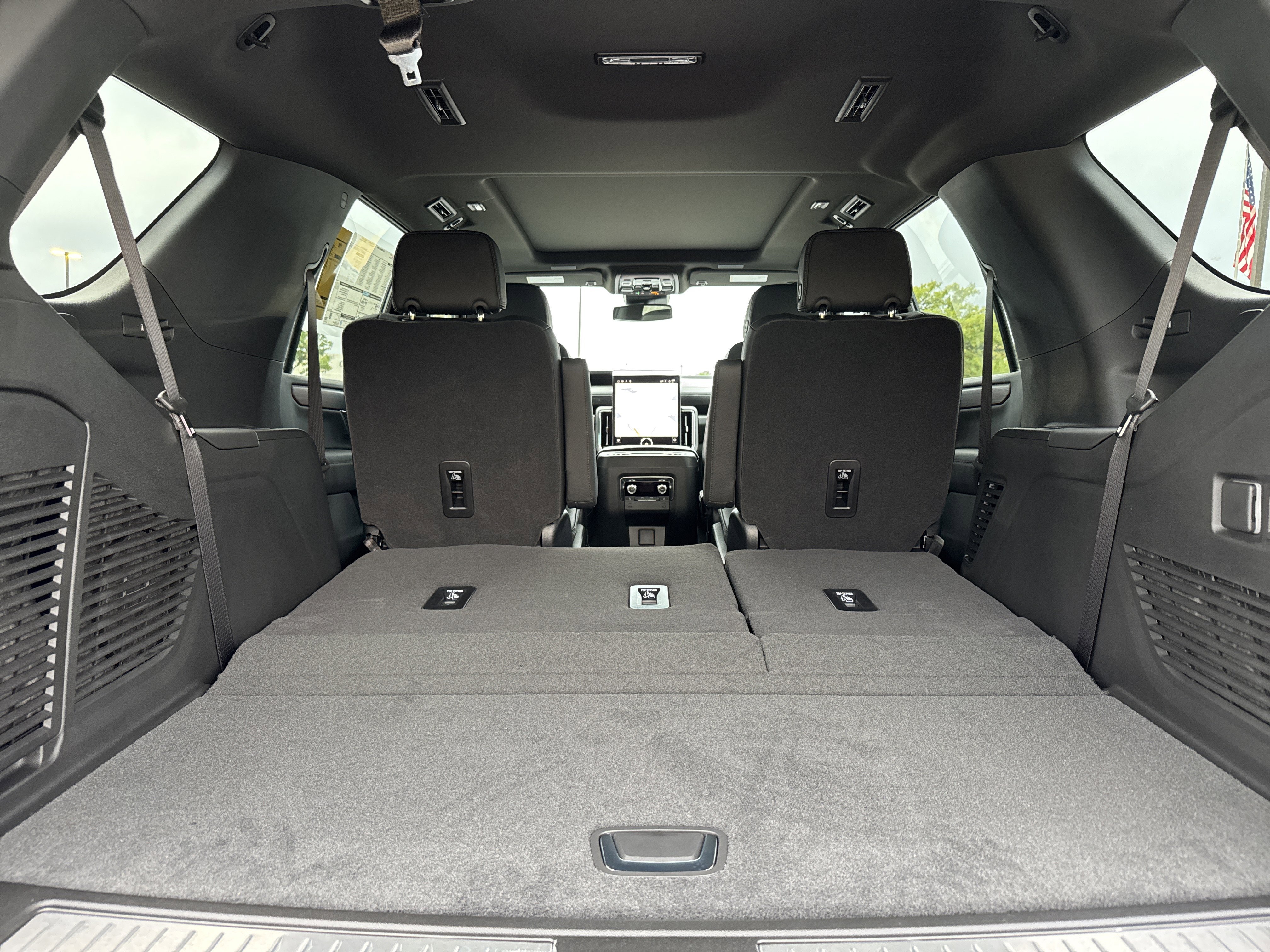 New 2026 GMC Yukon Denali w/ Sun & Power Step Package image 35