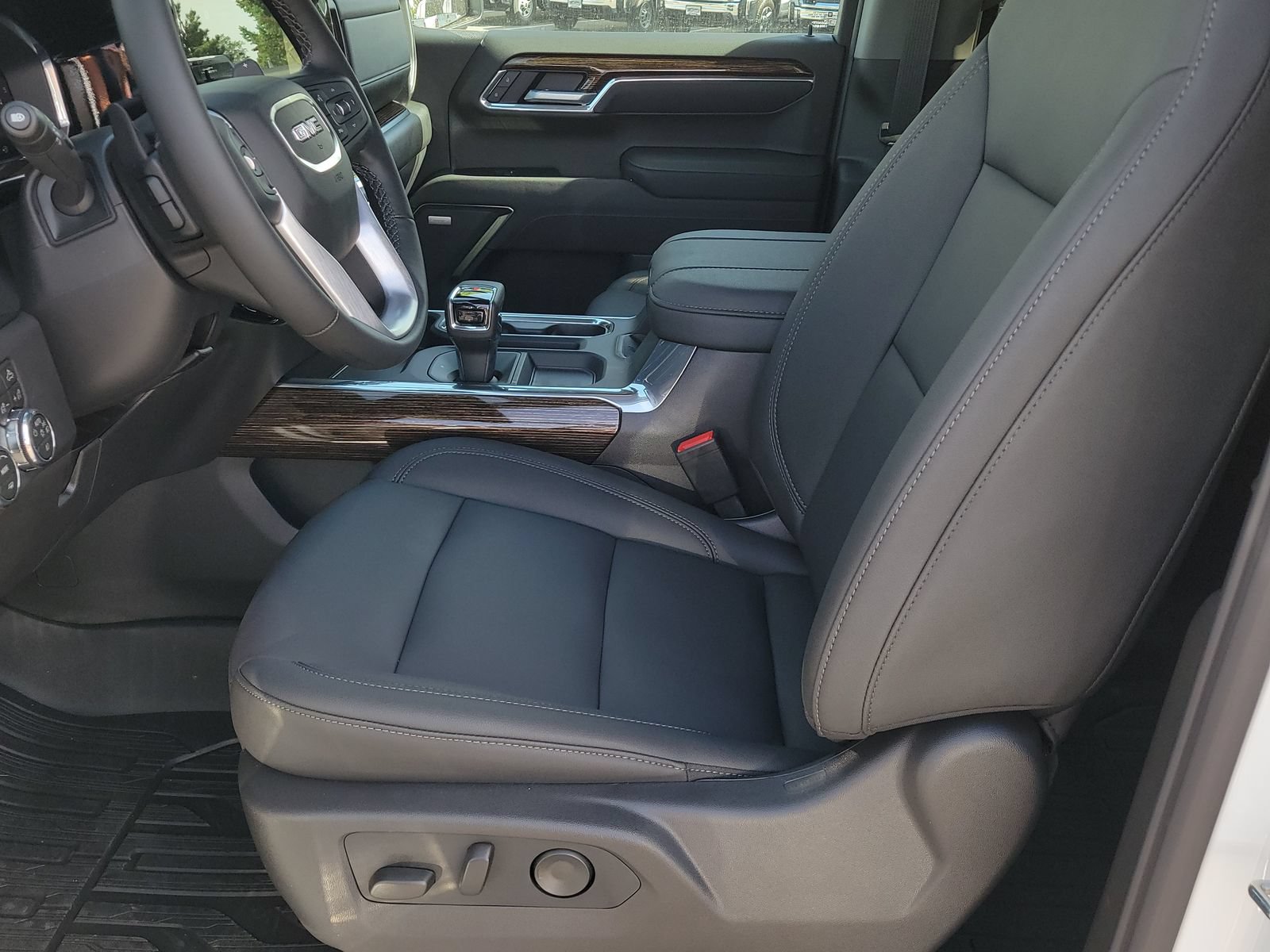 New 2026 GMC Sierra 1500 Elevation w/ Elevation Premium Package AWD/4WD image 6