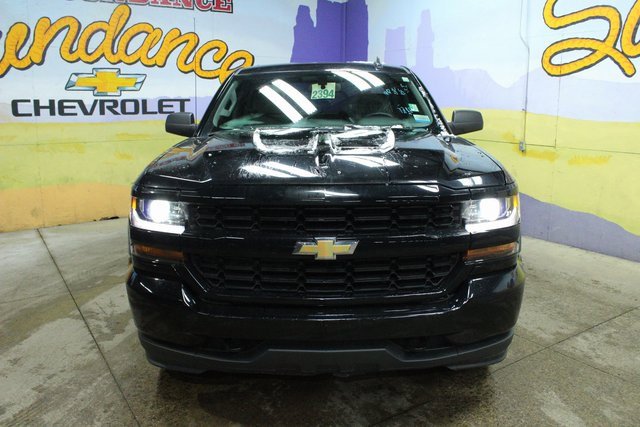 Used 2019 Chevrolet Silverado 1500 Custom w/ Custom Convenience Package image 3