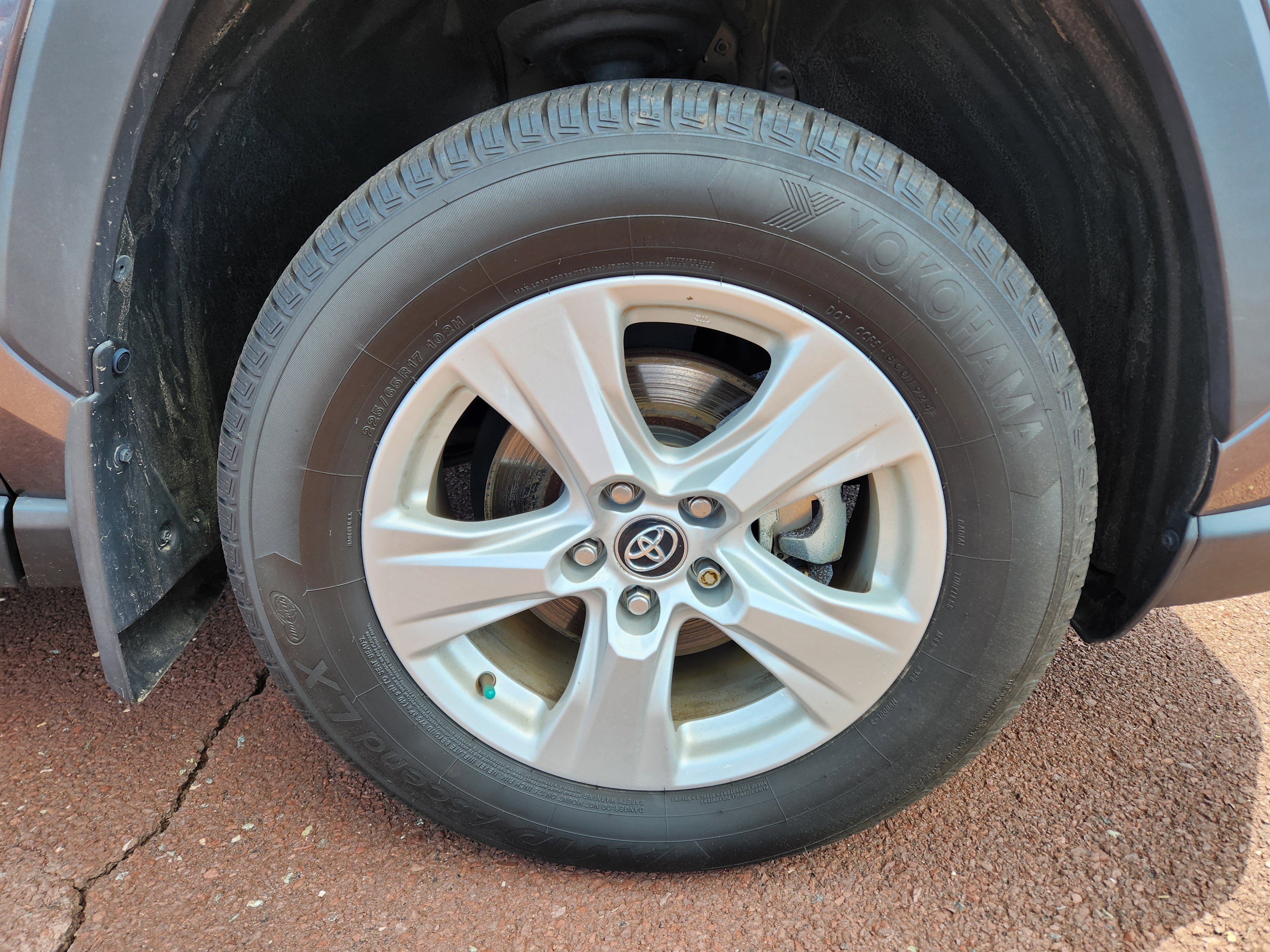 Used 2021 Toyota RAV4 XLE w/ Convenience Package image 7