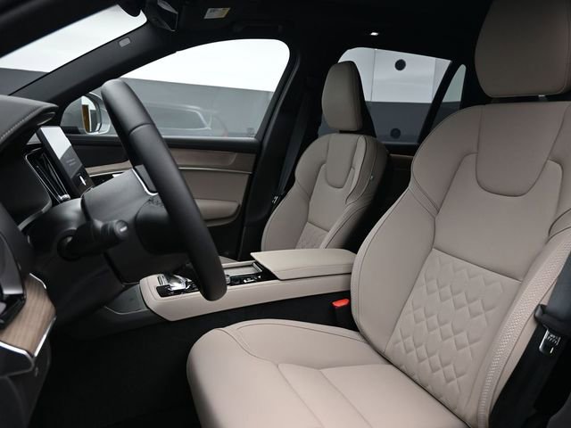 New 2026 Volvo XC90 B6 Plus w/ Protection Package Premier image 15