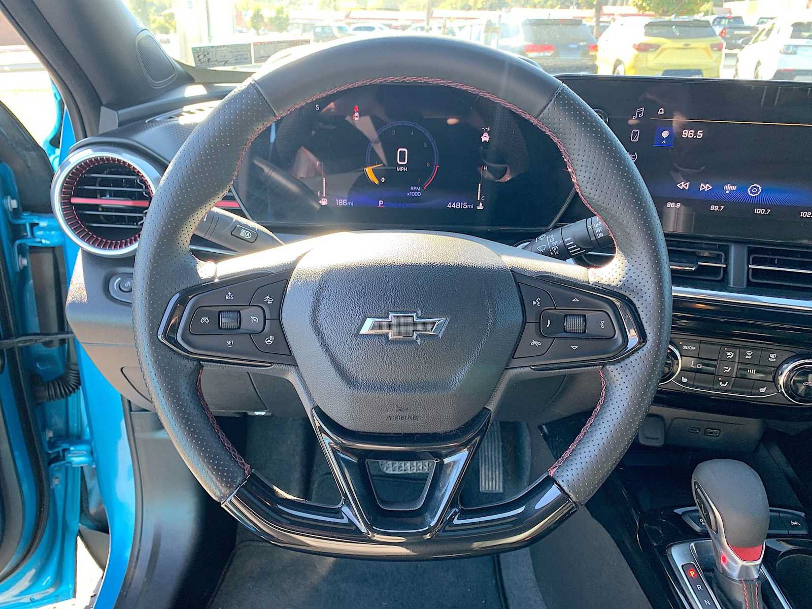 Used 2025 Chevrolet Trax RS w/ Sunroof Package FWD image 11
