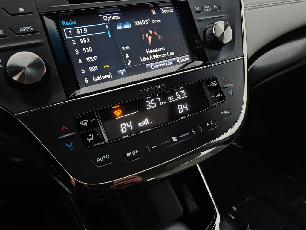 Used 2016 Toyota Avalon Touring image 9