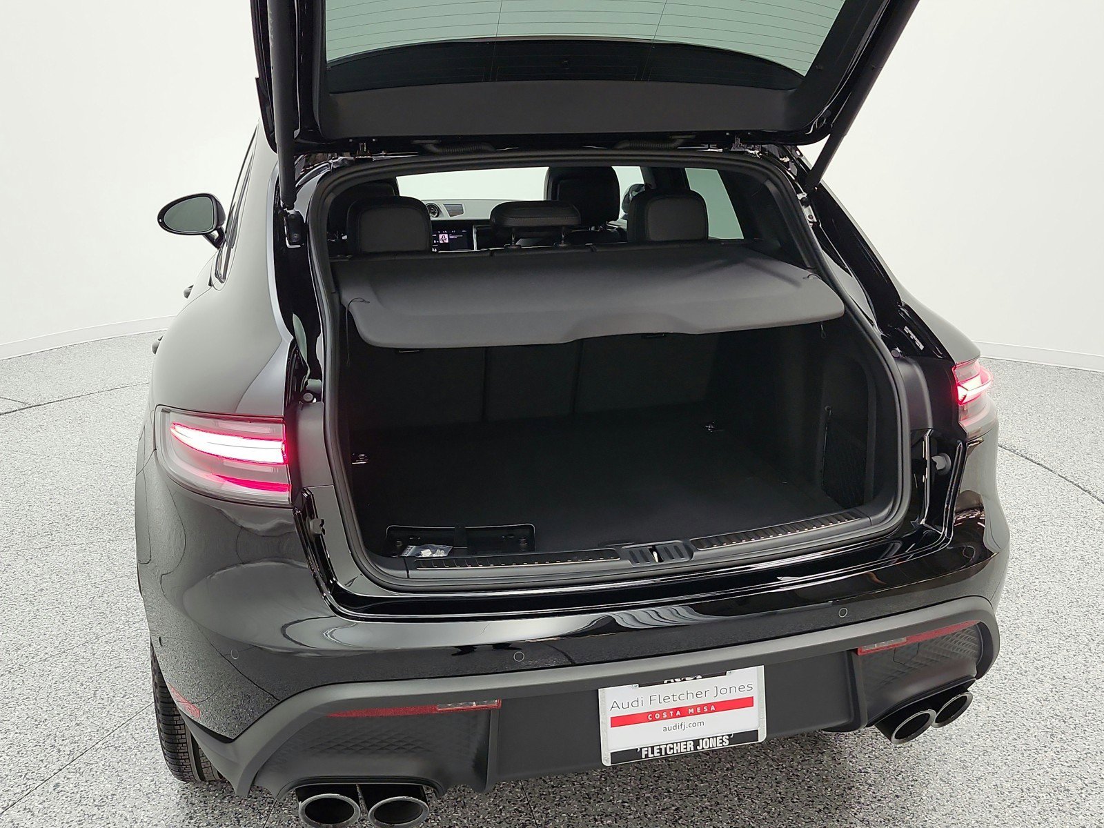 Used 2025 Porsche Macan S image 22
