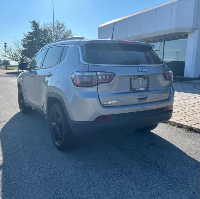 Used 2022 Jeep Compass Latitude FWD image 8