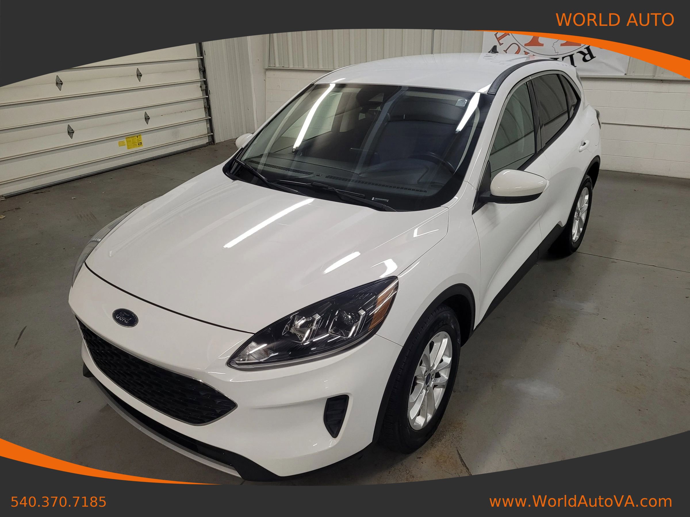 Used 2021 Ford Escape SE FWD image 1