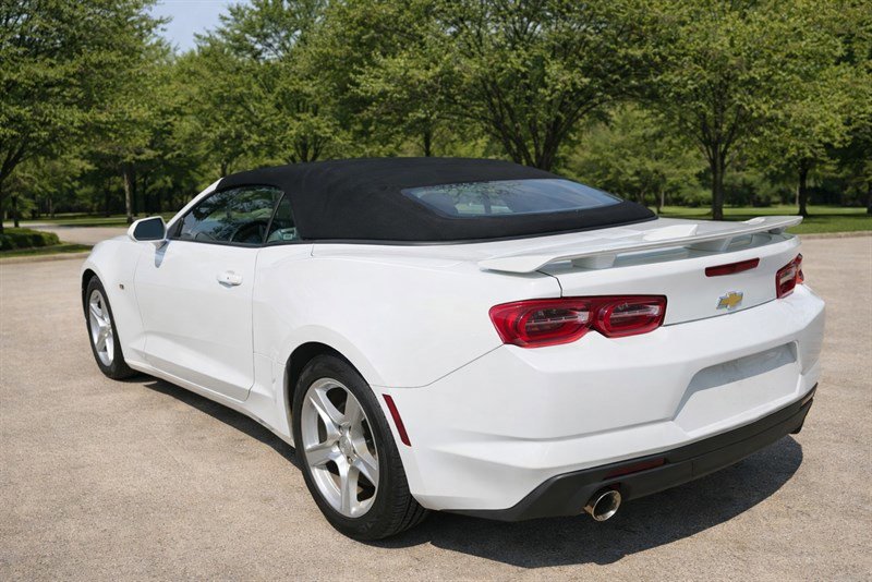 Used 2020 Chevrolet Camaro LT image 2